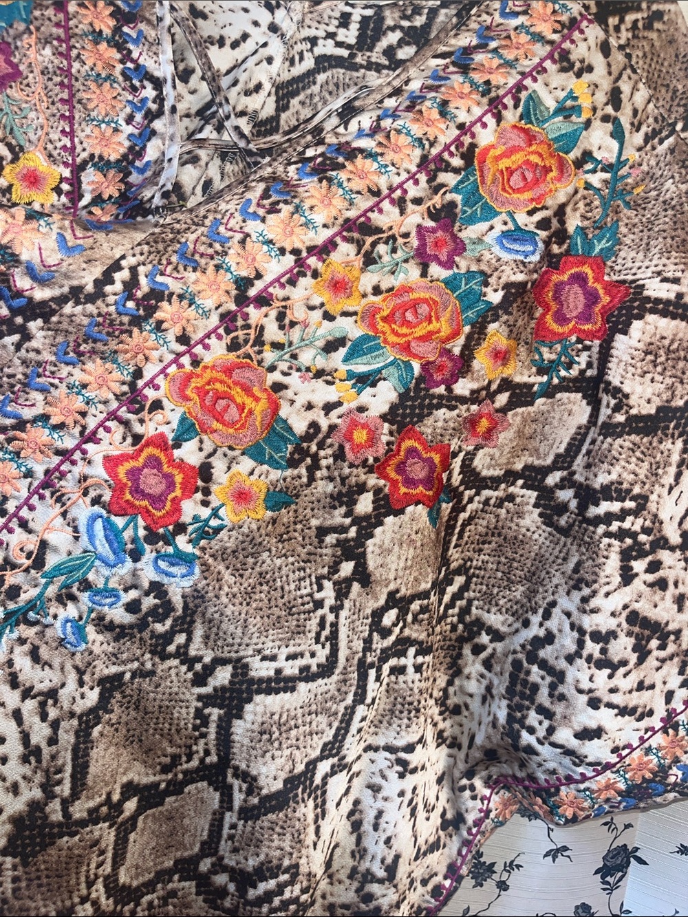 Oddy Snakeskin Print Embroidered Oversized Blouse - Picture 7 of 10